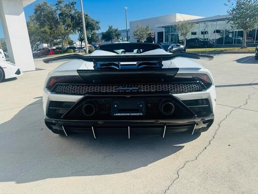 2020 Lamborghini Huracan EVO Base