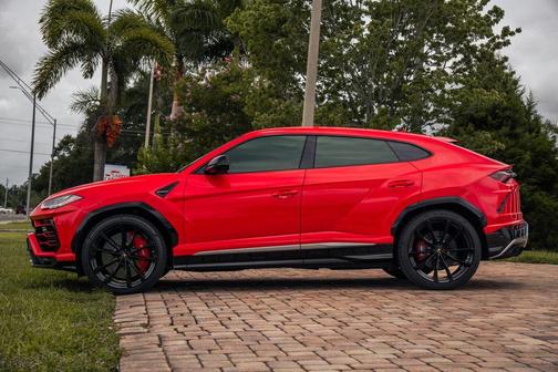 Rosso Mars Metallic 2020 Lamborghini Urus Base