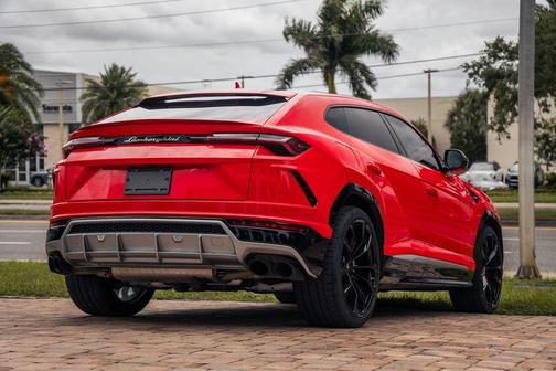 Rosso Mars Metallic 2020 Lamborghini Urus Base