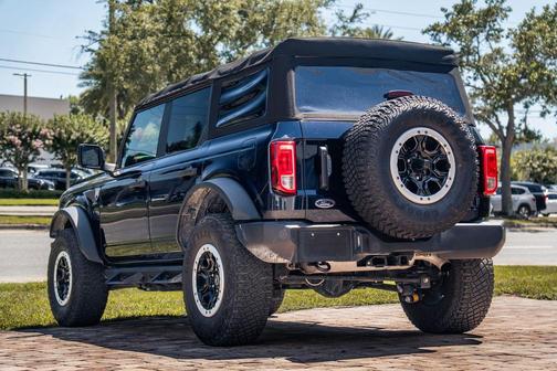 Antimatter Blue Metallic 2021 Ford Bronco Big Bend