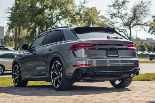 Daytona Gray Pearl Effect 2023 Audi RS Q8 4.0T quattro