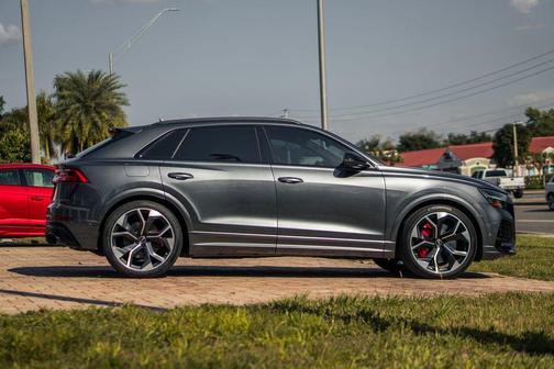 Daytona Gray Pearl Effect 2023 Audi RS Q8 4.0T quattro