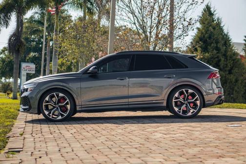 Daytona Gray Pearl Effect 2023 Audi RS Q8 4.0T quattro