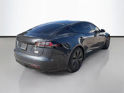 2025 Tesla Model S Plaid