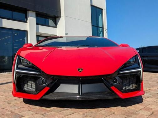 2025 Lamborghini Revuelto Base