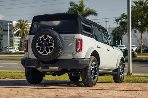 Cactus 2024 Ford Bronco Outer Banks