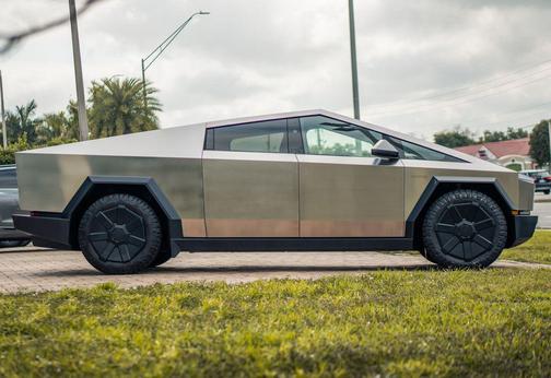 Stainless Steel 2024 Tesla Cybertruck Base