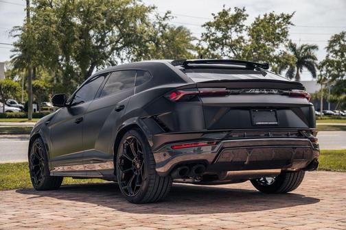 Nero Nemesis Matt 2024 Lamborghini Urus Performante
