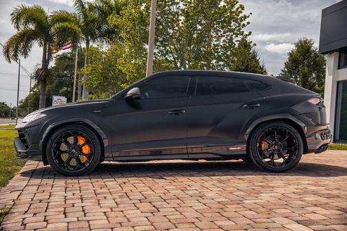 Nero Nemesis Matt 2024 Lamborghini Urus Performante