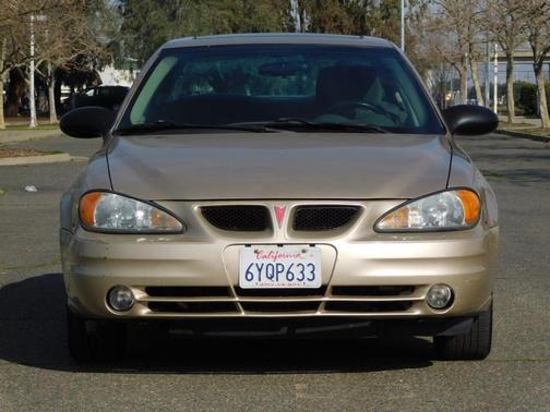 Photo 1 of 17 of 2005 Pontiac Grand Am SE