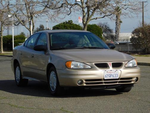 Photo 2 of 17 of 2005 Pontiac Grand Am SE