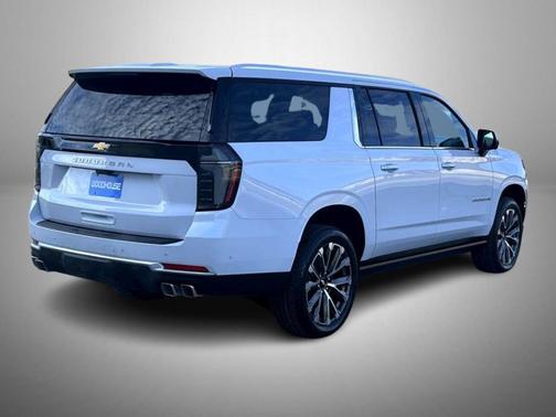 Polar White Tricoat 2026 Chevrolet Suburban High Country, 4WD