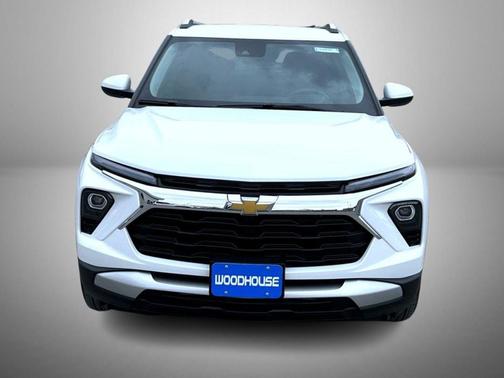 Summit White 2026 Chevrolet Trailblazer LT