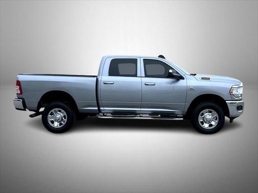 2020 RAM 2500 Tradesman Crew Cab 4X4 6'4' Box