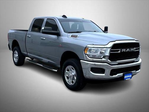 2020 RAM 2500 Tradesman Crew Cab 4X4 6'4' Box