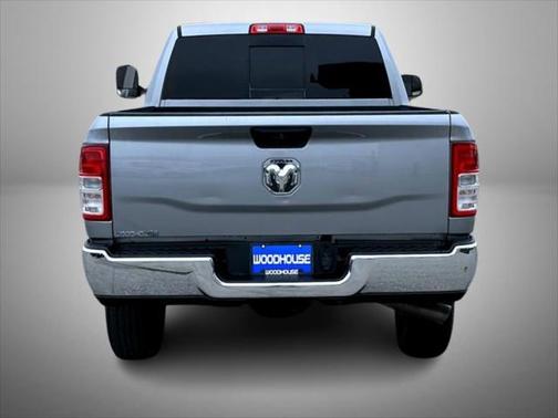 2020 RAM 2500 Tradesman Crew Cab 4X4 6'4' Box