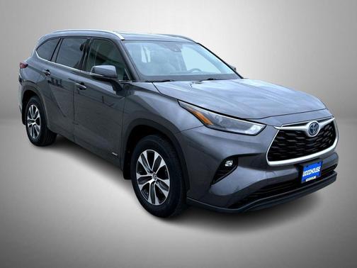 2022 Toyota Highlander Hybrid XLE