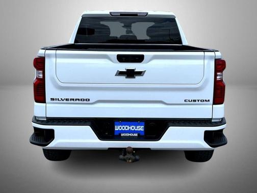 Summit White 2023 Chevrolet Silverado 1500 Custom