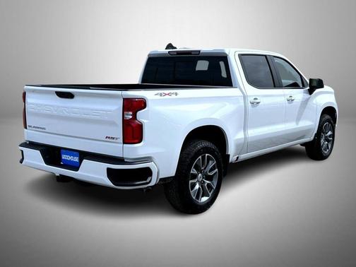 Summit White 2026 Chevrolet Silverado 1500 RST
