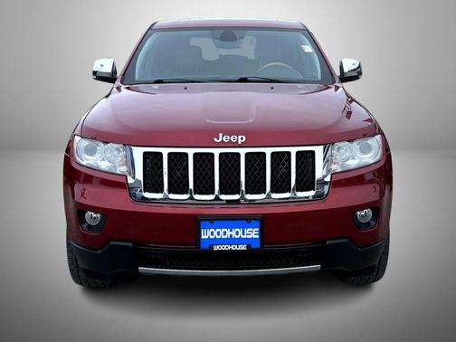 Brilliant Black Crystal Pearlcoat 2013 Jeep Grand Cherokee Overland