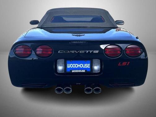 2004 Chevrolet Corvette Base