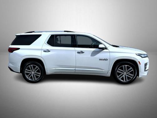 2022 Chevrolet Traverse High Country