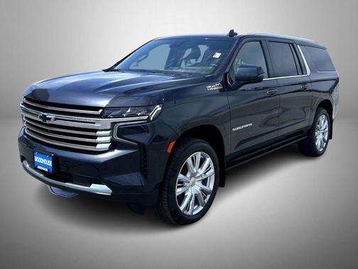 Dark Ash Metallic 2023 Chevrolet Suburban 4WD High Country