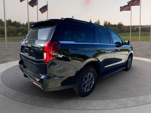 Agate Black Metallic 2025 Ford Expedition Active