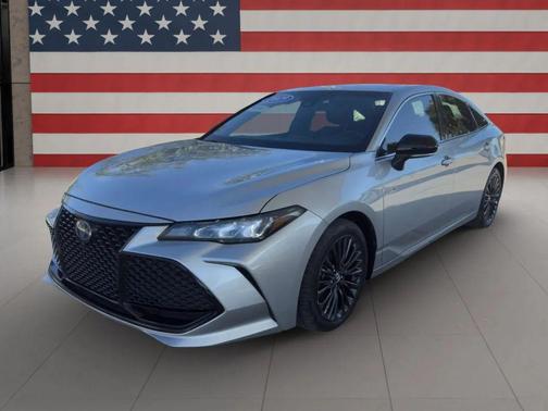 2019 Toyota Avalon Hybrid XSE