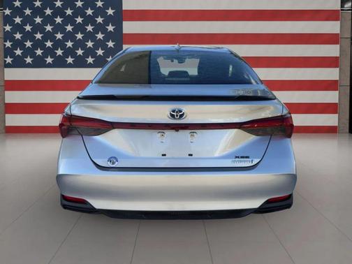 2019 Toyota Avalon Hybrid XSE