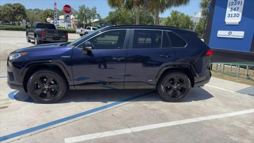 2019 Toyota RAV4 Hybrid SE