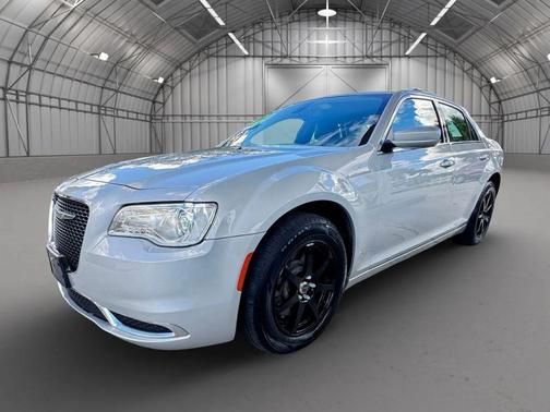 2019 Chrysler 300 Touring