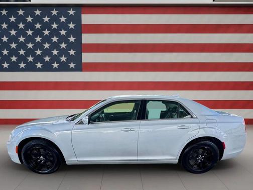 2019 Chrysler 300 Touring