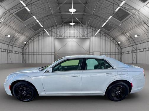 2019 Chrysler 300 Touring