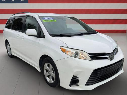 2018 Toyota Sienna LE