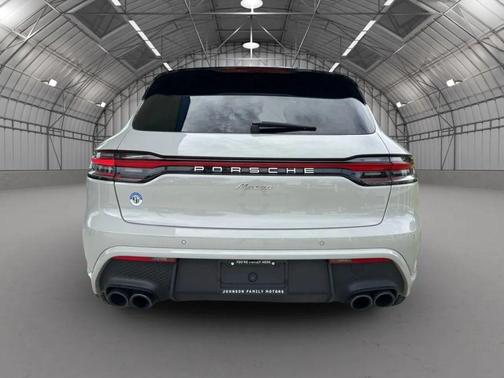 2023 Porsche Macan Sport Utility 4D