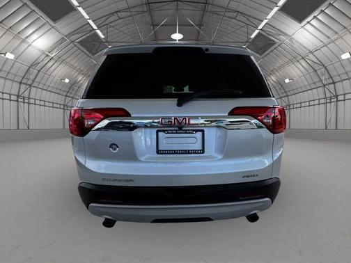 Quicksilver Metallic 2018 GMC Acadia SLT-1
