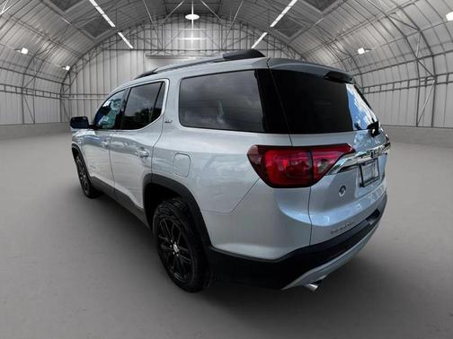 Quicksilver Metallic 2018 GMC Acadia SLT-1
