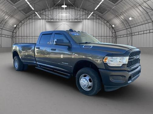 2022 RAM 3500 Tradesman Crew Cab 4x4 8' Box
