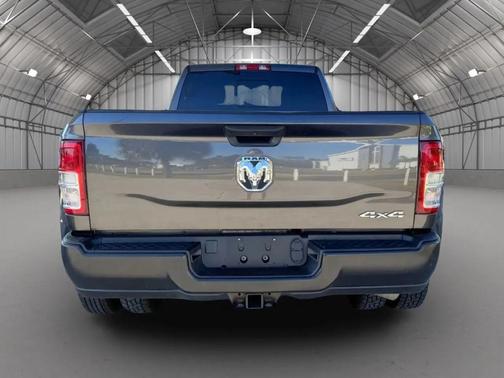 2022 RAM 3500 Tradesman Crew Cab 4x4 8' Box