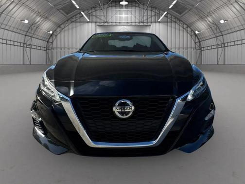 Super Black 2021 Nissan Altima 2.5 SV