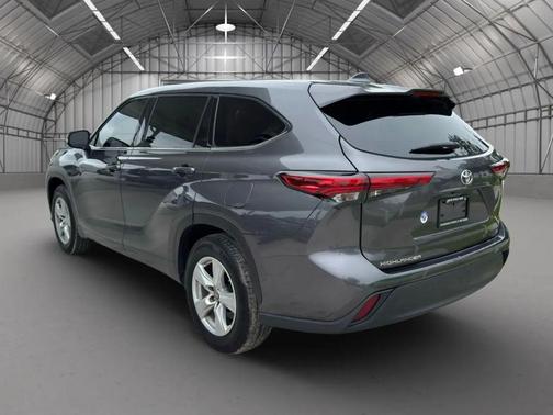 2021 Toyota Highlander LE