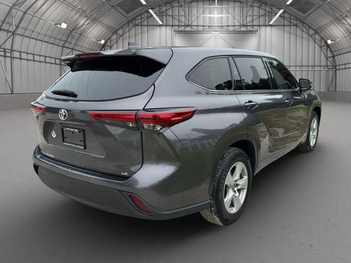 2021 Toyota Highlander LE