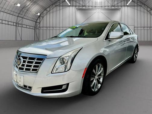 Radiant Silver Metallic 2013 Cadillac XTS Base