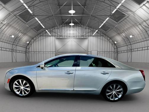 Radiant Silver Metallic 2013 Cadillac XTS Base