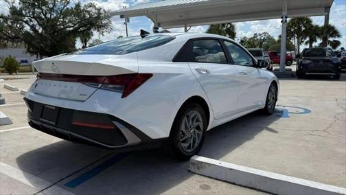 2024 Hyundai ELANTRA HEV Blue