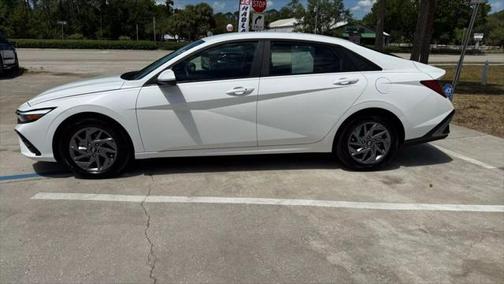 2024 Hyundai ELANTRA HEV Blue