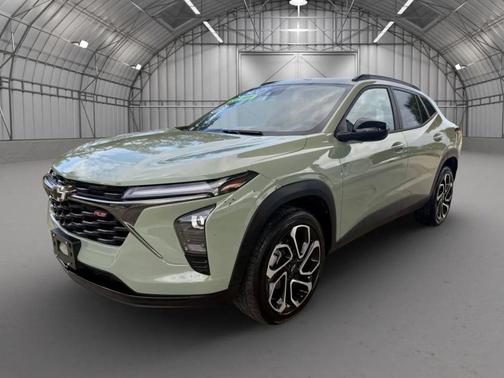 Cacti Green 2024 Chevrolet Trax FWD 2RS