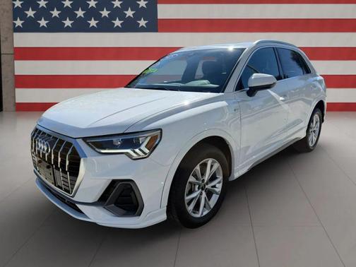 2025 Audi Q3 Premium 45 TFSI S line quattro Tiptronic