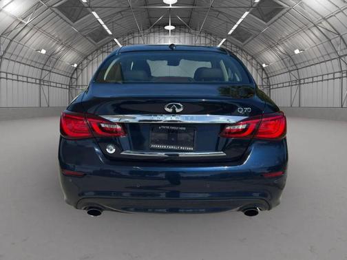 Hermosa Blue 2015 INFINITI Q70 3.7